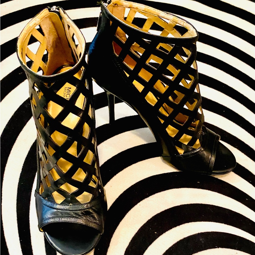 MICHAEL KORS Yvonne Leather Booties - US 9.5M - Picture 3 of 9